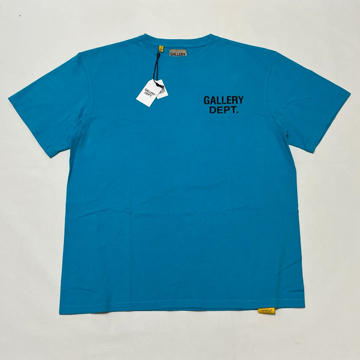 GALLERY DEPT. FRENCH TEE/LIGHT TEAL Lake Blue French Lake Blue S-XL Summer Dopamine Color American Retro Original Same OE Yarn Cone Fabric Garment Dyeing Printing Rewashed Water Distressing Simulates Natural Distressing Effect Correct Accessories Top Purchasing Level